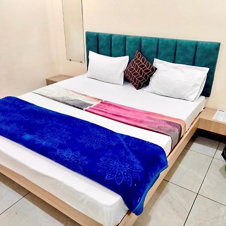 Hotel Raghavan In Front Of Railway Station Platform No 8 Ujjain Ngoại thất bức ảnh