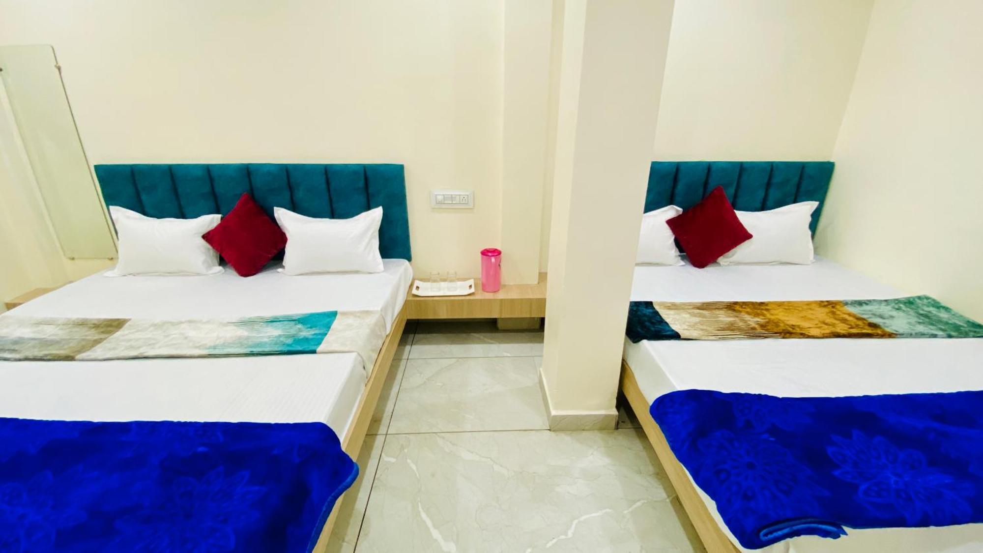 Hotel Raghavan In Front Of Railway Station Platform No 8 Ujjain Ngoại thất bức ảnh