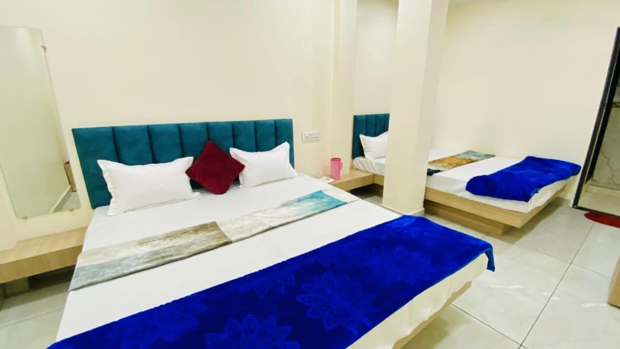 Hotel Raghavan In Front Of Railway Station Platform No 8 Ujjain Ngoại thất bức ảnh