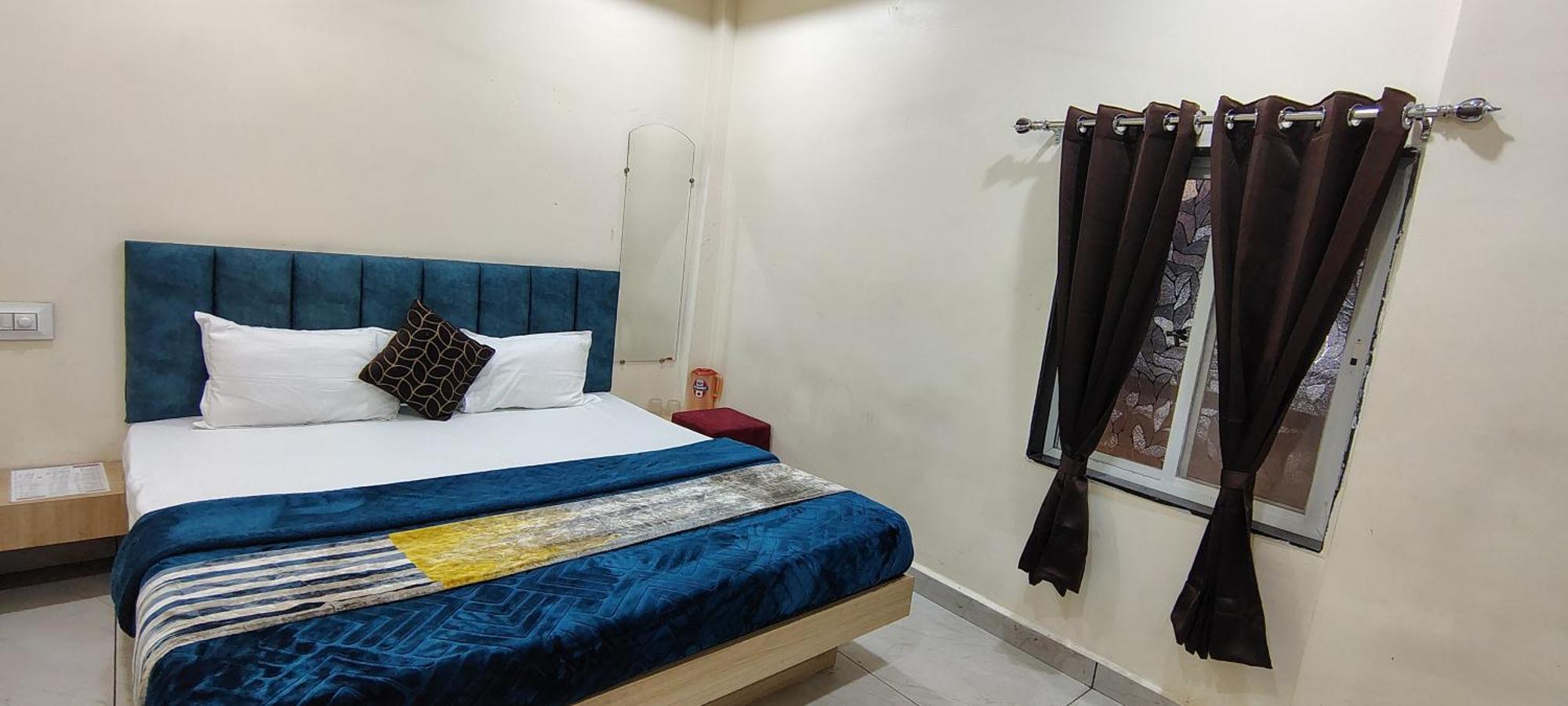 Hotel Raghavan In Front Of Railway Station Platform No 8 Ujjain Ngoại thất bức ảnh